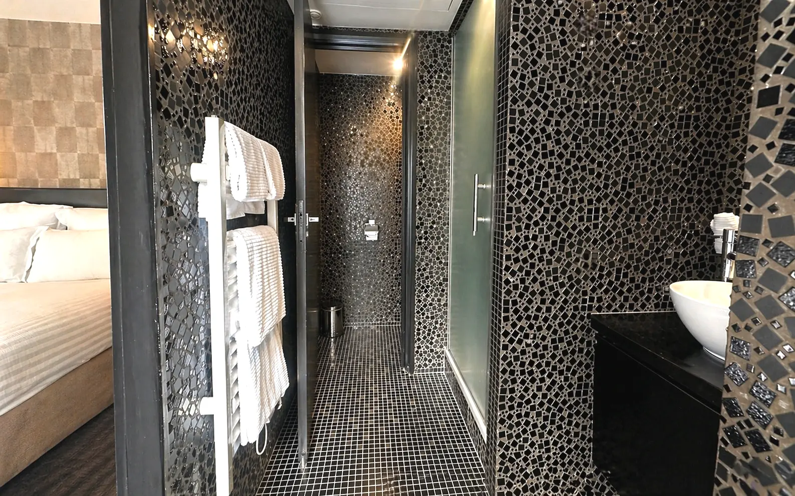 hotel-aero-paris-chambre-triple-deluxe-sdb-02