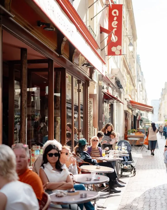 Terrasse du Café de l'Hôtel Aéro Paris, Place de Passy